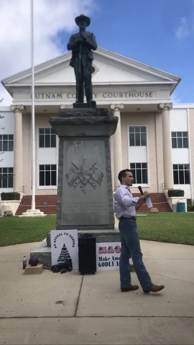 Confederate veterans monument in North Florida